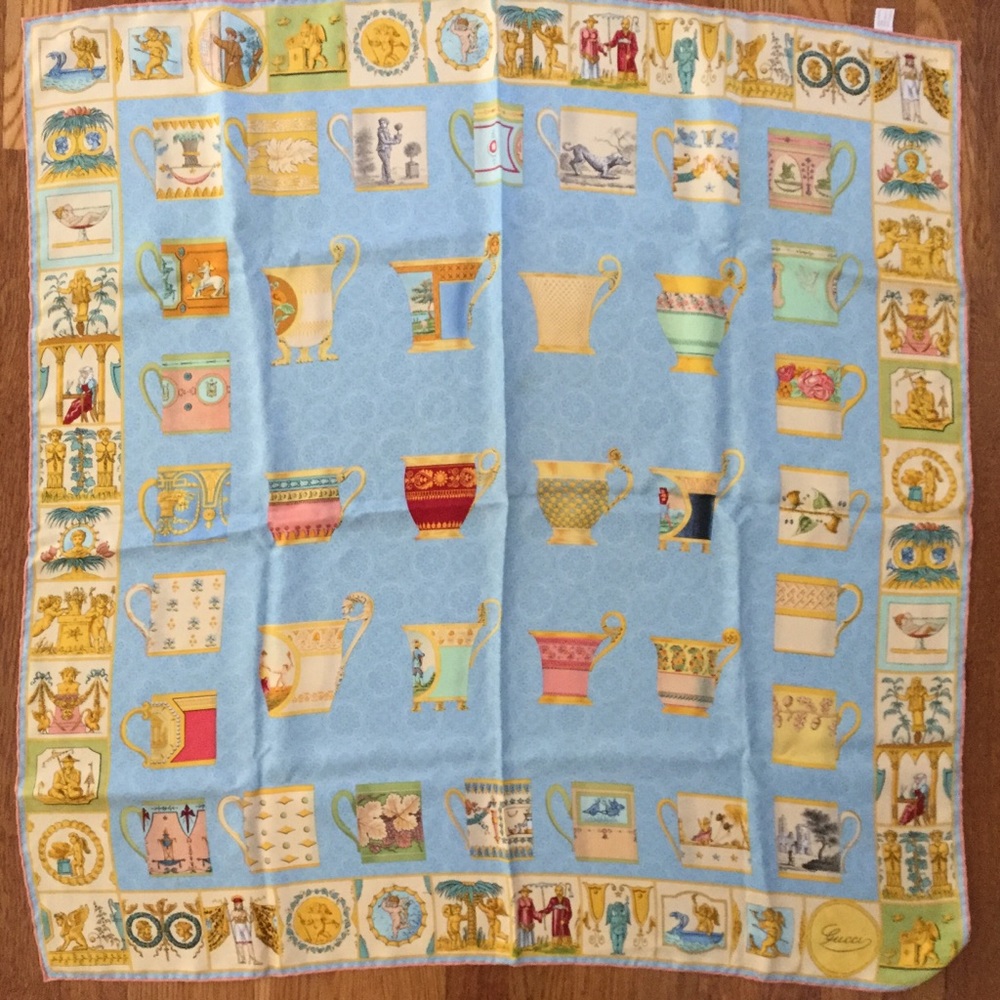 Beautiful Vintage Gucci Silk Scarf
